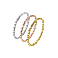 Bague torsadée ultra-fine en tungstène plaqué or 18 carats, style luxe léger, pour femme, inaltérable, pour couple