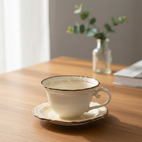 Ensemble tasse et soucoupe à café en céramique de porcelaine vintage, couleur crème, compatible micro-ondes/lave-vaisselle, écologique, personnalisable, cadeau idéal pour la maison