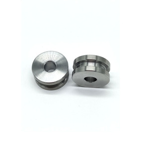 Pieza de acero inoxidable mecanizada por CNC personalizada para componentes mecánicos con múltiples orificios y apertura central - Product Image 5