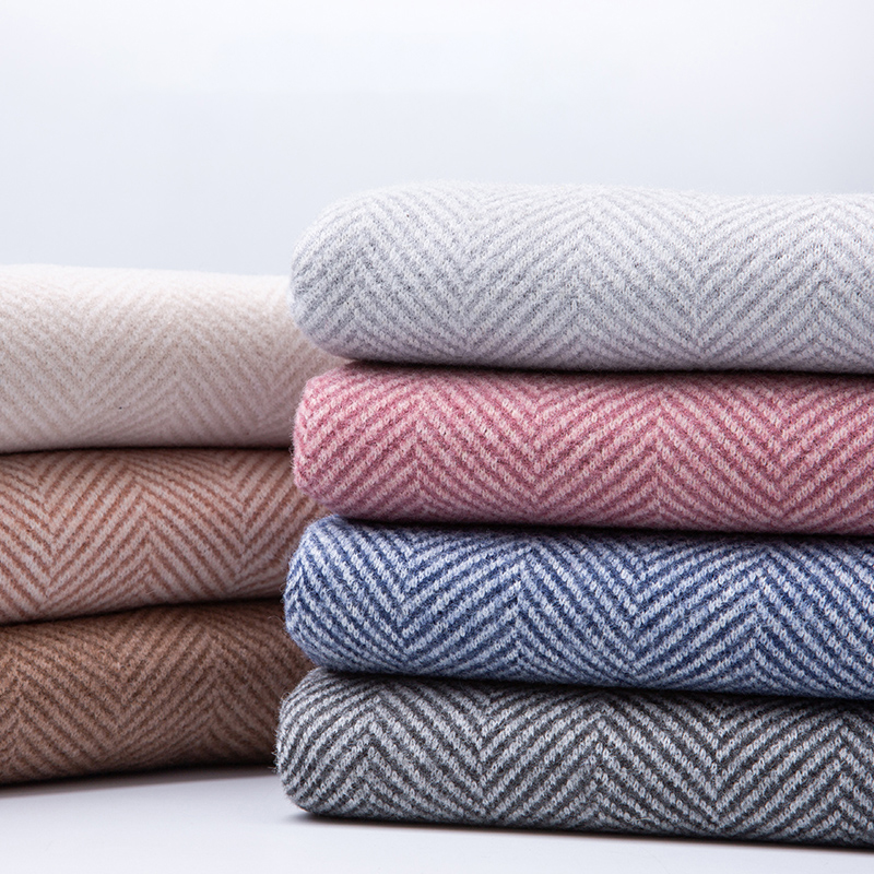 Пряжа окрашенная в елочку Толстая смешанная ткань из полиэстера и шерсти для пальто