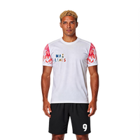 Großhandel Atmungsaktive Bedruckte 100% Polyester Fußballtrikots Anpassbare Teamnamen Logos Spielernummern Kurzarm Herren