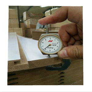 Linyi Consmos מפעל 16mm, 17mm, 18mm MDF מלמין פסיס/חריץ לוח משמש <span class=keywords><strong>Slatwall</strong></span> פנלים - Product Image 2