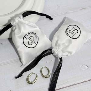 Sac cadeau en satin à cordon de serrage, petit, écologique, recyclable, avec logo personnalisé, emballage de luxe pour cadeaux - Product Image 4