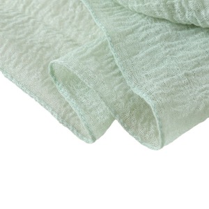 Vente en gros <span class=keywords><strong>Chemin</strong></span> <span class=keywords><strong>de</strong></span> <span class=keywords><strong>table</strong></span> frit en <span class=keywords><strong>gaze</strong></span> verte pour mariage, décoration <span class=keywords><strong>de</strong></span> <span class=keywords><strong>table</strong></span> froissée - Product Image 2