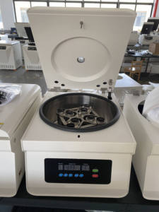 Centrifugeuse clinique à faible vitesse 6000 tr/min, grande capacité 4*500 ml, centrifugeuse de laboratoire TD6 - Product Image 3