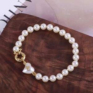 Pulsera de Perlas Chapada en Oro con Forma de Corazón, Estilo Vivienne Empress Dowager, Joyería Europea Americana de Calidad Superior - Product Image 2