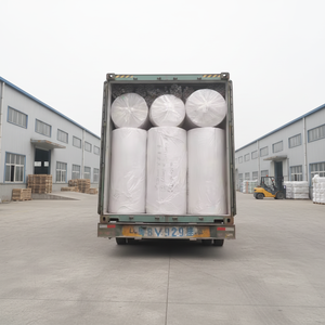 Rouleaux de serviettes en papier Airlaid en tissu non tissé blanc, matières premières pour la fabrication de rouleaux de serviettes en papier, vente en gros sur mesure - Product Image 1