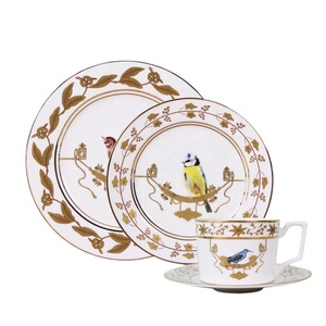 Ensemble européen d'assiettes de luxe en porcelaine pour mariages - Product Image 3