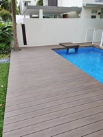 Dalles de terrasse modulaires modernes en composite WPC pour extérieur, imperméables, antidérapantes, écologiques, avec cadre de quille réglable