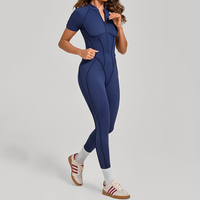 Combinaison de sport moulante à col montant et fermeture éclair, à manches courtes, pour femme, idéale pour le yoga et le rehaussement des fessiers, vente en gros