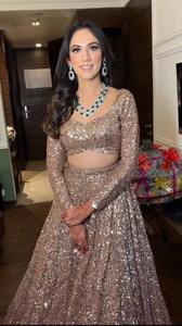 Haute sur demande mariage de mariée Lehenga Choli avec paillettes broderie travail disponible au prix de gros - Product Image 2