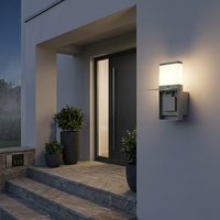Lampadaire de jardin LED en aluminium avec prise, indice de protection IP44, alimentation CA, pour installation résidentielle et professionnelle
