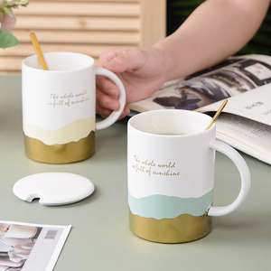 Tasses en porcelaine de haute qualité à motif vague d'eau de mer dorée 400 ml 13 oz, tasses à thé de luxe, mugs amusants, mug en céramique avec couvercle et cuillère - Product Image 5