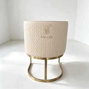 Juego de Muebles para Salón de Manicura Color Crema Personalizable (Silla para Cliente y Taburete para Técnico) con Logotipo del Salón - Product Image 5