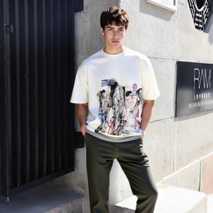Camiseta de Hombre con Estampado Personalizado Disponible en Talla Regular, para Hombres Jóvenes, Estilo Urbano y Streetwear para la Generación Z - Product Image 1