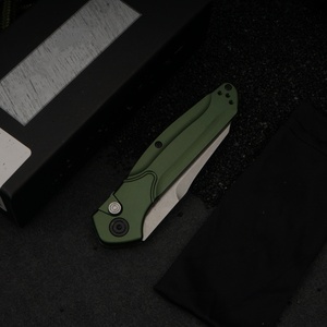 Cuchillo Plegable de Acero Inoxidable BM9400 con Hoja de Punta Caída, Perilla de Pulgar y Mango Verde para Uso Exterior, Grado Industrial, OEM ODM - Product Image 4