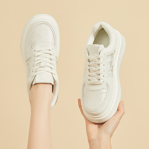 Zapatillas Deportivas Blancas para Mujer 2026, con Plataforma Ligera y Suela Gruesa, Versátiles para Deporte y Ocio, que Aumentan la Estatura - Product Image 1