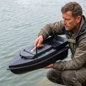 Bateau à appâts en plastique Fishman 2026 New <span class=keywords><strong>Breaking</strong></span> <span class=keywords><strong>Wave</strong></span> 24V GPS |   Télécommande de positionnement automatique haute vitesse 15 mph, robuste, capacité de charge 8 kg - Product Image 1