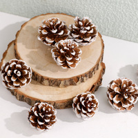 Guirlande de Noël floquée de neige avec cônes de pin décoratifs pour ornement d'arbre de Noël, décoration de fête d'hiver