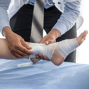 ผ้าพันแผลผ้าฝ้ายยืดหยุ่น24แพ็คผ้าพันแผลทางการแพทย์แบบม้วนผ้าก๊อซระบายอากาศได้สำหรับตกแต่งแผล - Product Image 3