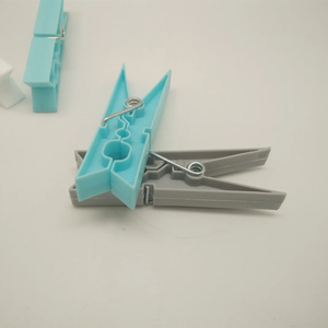 Fabrication de pinces à linge en <span class=keywords><strong>plastique</strong></span> de 8.2cm de long - Product Image 3