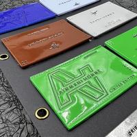 Étiquette personnalisée en cuir PU avec logo en relief, patch en cuir personnalisé pour jeans, étiquette de sac pour vêtements et jeans