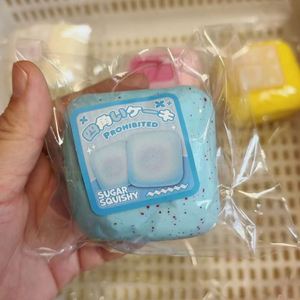 ของเล่นบีบสควิชชี่รูปเค้กฮาวาย 7 ซม. เนื้อนุ่มพิเศษ บีบแล้วคืนตัวช้า สำหรับเด็กและผู้ใหญ่ บรรเทาความเครียด ของขวัญ ขายส่ง - Product Image 3