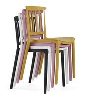 Chaises de salle à manger noires modernes empilables en plastique avec dossier semi-circulaire pour appartement et usage scolaire
