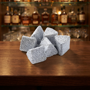 Medio de Desbarbado Triangular de Cerámica Gris para Pulido y Acabado en Tambor Vibratorio, Tratamiento de Superficies Industriales, Alta Dureza, en Stock - Product Image 2