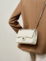 Nouveau sac moyen en cuir véritable d'hiver avec chaîne, broderie de camélia, doublure en polyester, deux sangles, utilisation en bandoulière/épaule, fermeture à loquet