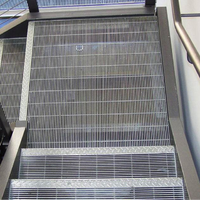 Marche d'Escalier Extérieur Durable en Acier au Carbone, Grille Métallique Galvanisée en Fer Inoxydable pour Bâtiments, Marches en Acier pour Extérieur Fournies par l'Usine
