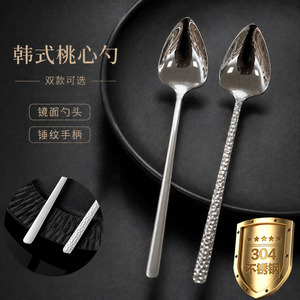 Cuillère martelée en acier inoxydable 304 coréen, cuillères à dîner à long manche en forme de cœur de pêche mignonnes, cuillères de service pour restaurant - Product Image 1