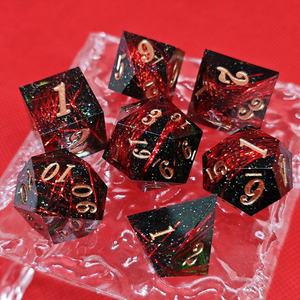 Hermosa cinta de colores DND RPG Juegos Dados Juego de dados de resina poliédrica con purpurina con fuente dorada - Product Image 3