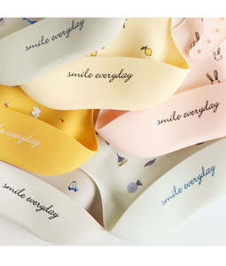 Bavoir bébé en silicone imperméable, facile à nettoyer, pliable, doux, pour tout-petits, avec logo personnalisé, vente en gros - Product Image 6