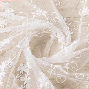 厂家批发白色3d刺绣新娘薄纱蕾丝面料婚纱礼服