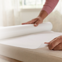 Rouleau de papier d'examen jetable respirant et lisse en gros à prix abordable pour table de massage, couverture de canapé médical et hôpitalier