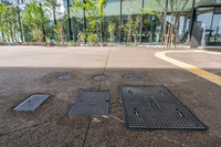 Couvercles de puits rectangulaires en fonte ductile conformes EN124 600x600 C250, grilles d'arbres personnalisées avec service OEM/ODM
