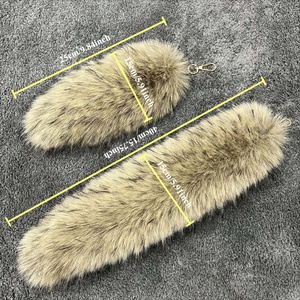 Soffice portachiavi con coda di pelliccia di <span class=keywords><strong>animale</strong></span> con coda di procione morbido peluche portachiavi pelosi giocattolo Cosplay code di volpe ciondoli zaini decorazioni moda - Product Image 3