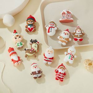 Colgante de PVC de dibujos animados para Navidad, nueva serie navideña, accesorios para llaveros, muñeco de nieve, casa de nieve, plástico blando - Product Image 5