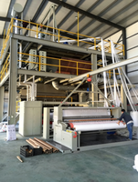 Ligne de production entièrement automatique de non-tissés Spunbond à grande vitesse de 3,2 m, moteur de 8 à 10 tonnes de capacité pour produits d'hygiène médicale