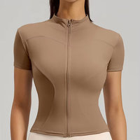 Veste de yoga et de course à manches courtes pour femme avec col montant, fermeture éclair intégrale, séchage rapide, anti-déchirure et design ajusté
