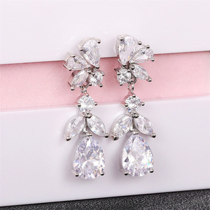 Eleganti Orecchini Lunghi a Fiore di Glicine per Donne, Accessori Floreali per Uso Quotidiano - Product Image 4