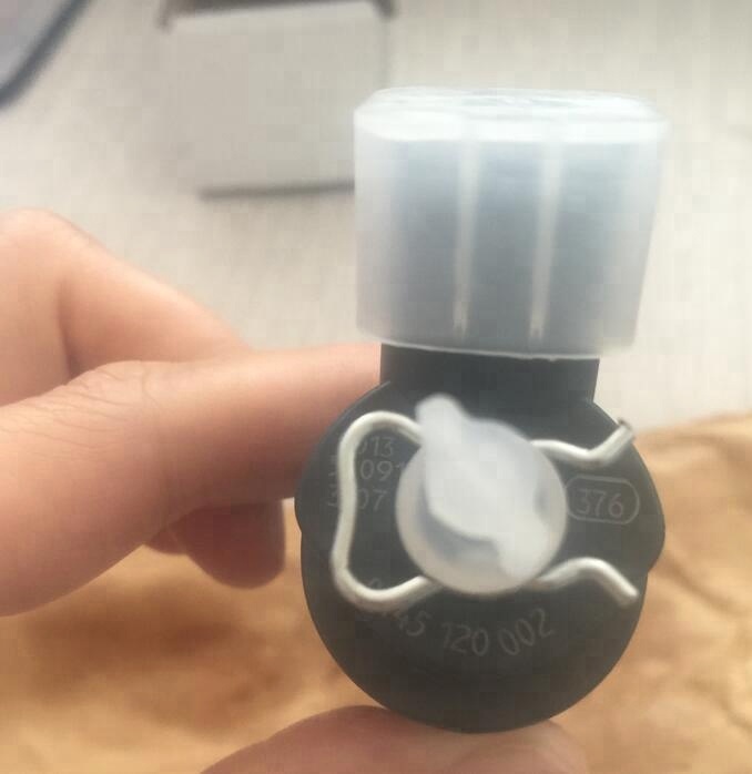 HOT Sale Diesel Fuel Injector 0 445 120 002 Common Rail Injection Nozzle 0445120002 With Nozzle DSLA136P804 For IVECO