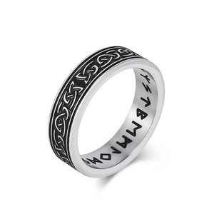 Anello da <span class=keywords><strong>Uomo</strong></span> in Acciaio Inossidabile con Nodo Celtico e Scrittura Runica Vichinga, <span class=keywords><strong>Anelli</strong></span> <span class=keywords><strong>Artigianali</strong></span> Retrò Vintage in Acciaio Inossidabile Argentato, Gioielli per <span class=keywords><strong>Uomo</strong></span> - Product Image 2