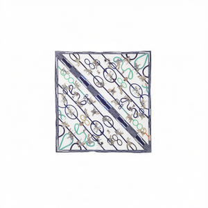 Sciarpa triangolare FulareS 60x135 cm con stampa digitale in poliestere, accessorio moda per donna - Product Image 1