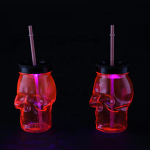 Botella de Plástico para Refrescos, Jugos y Agua, de Grado Alimenticio, Más Vendida, al por Mayor, de 12oz y 16oz, Tarro de Plástico con Luz y Pajita - Product Image 2