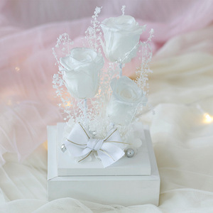 Usine En Gros Acrylique Boîte <span class=keywords><strong>Cadeau</strong></span> Préservé Rose Fleurs Luxueux Saint Valentin <span class=keywords><strong>Cadeau</strong></span> De Noce Faveurs <span class=keywords><strong>Cadeau</strong></span> D'<span class=keywords><strong>anniversaire</strong></span> - Product Image 3