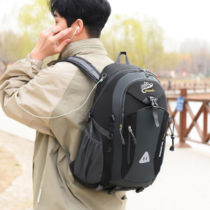 กระเป๋าเป้สะพายหลังเดินป่า 40 ลิตร สายสะพายไหล่ปรับได้ กระเป๋าเดินทางกลางแจ้งสำหรับทุกเพศ สีพื้น น้ำหนักเบา ดีไซน์ทนทาน - Product Image 1