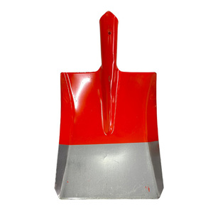 Petite <span class=keywords><strong>pelle</strong></span> carrée en fer à tête triangulaire inversée avec <span class=keywords><strong>manche</strong></span> en bois pour le jardinage, l'agriculture et l'élevage - Product Image 5