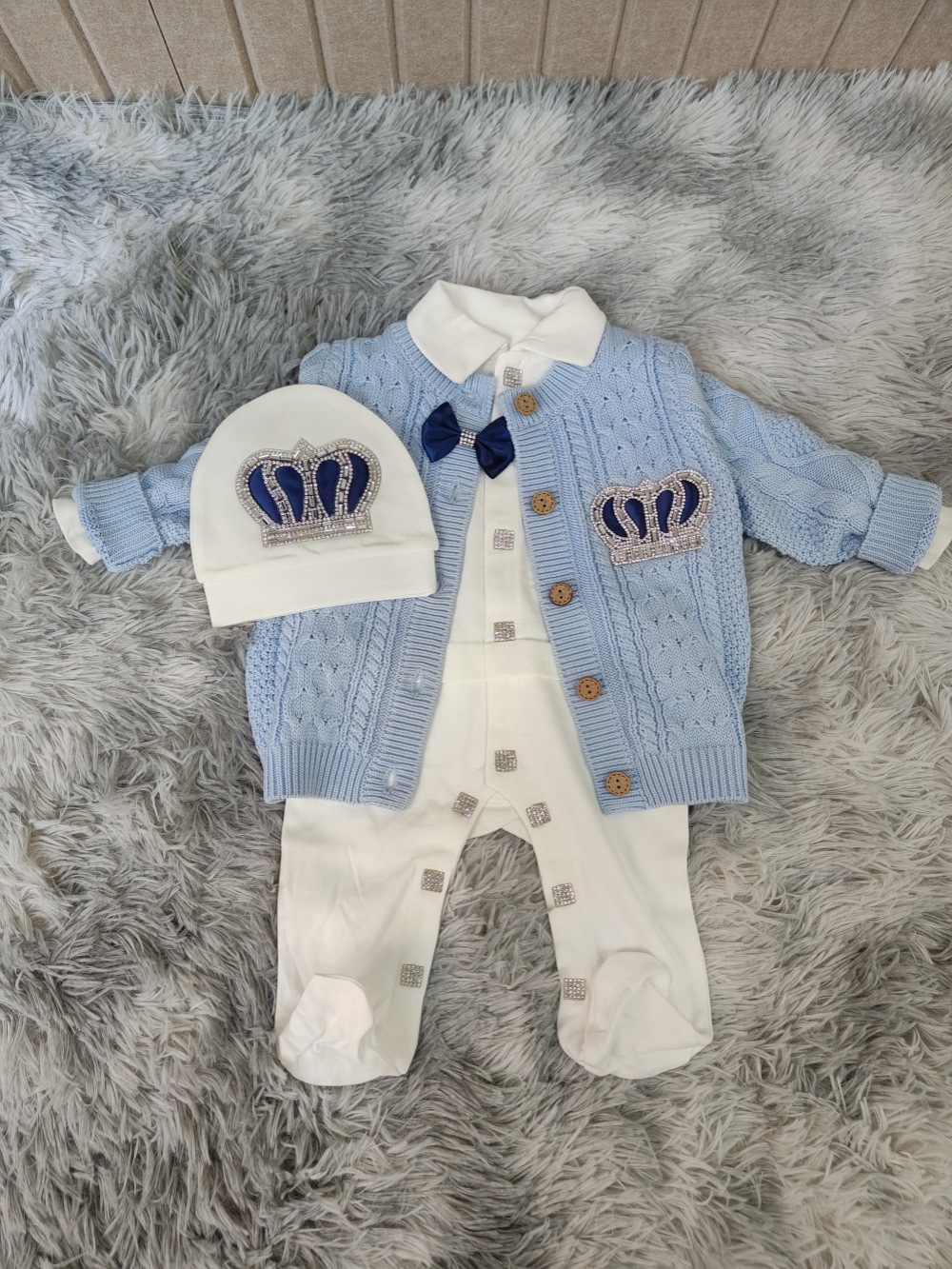 Cappotto maglione blu + tuta strisciante + cappello